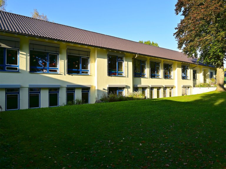 Grossansicht in neuem Fenster: Grundschule Hattenhofen (001) Grossansicht in neuem Fenster: Grundschule Hattenhofen (001)