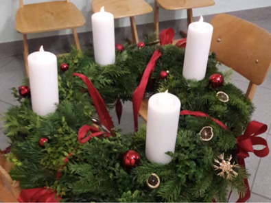 Adventskranz Schule